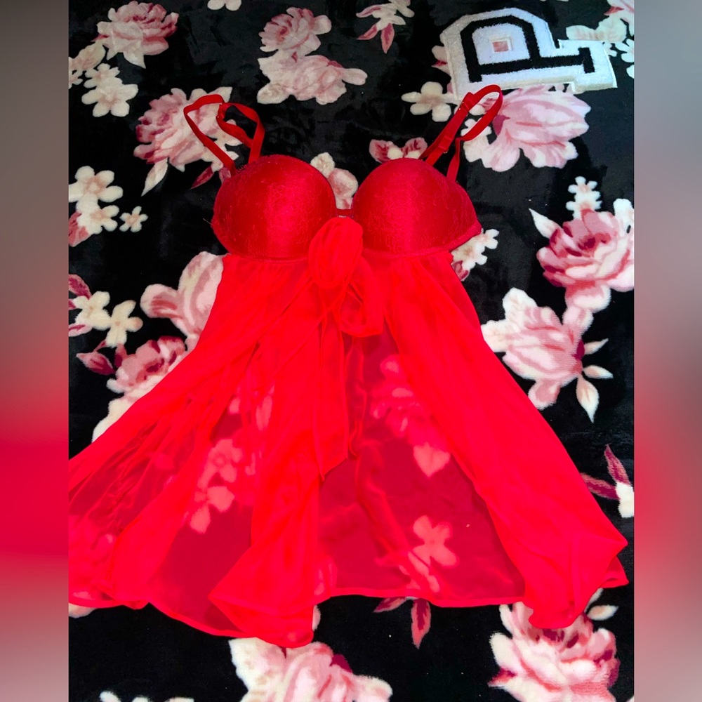 Victoria’s Secret Babydoll Chemise ❤️